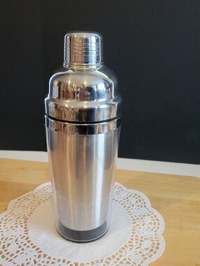 Gourmet Stainless Steel Martini  Cocktail Shaker in Plastic Sleeve 3 pcs